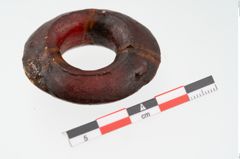 Foto von Bernsteinringperle (NHMW-PRAE-024390)
